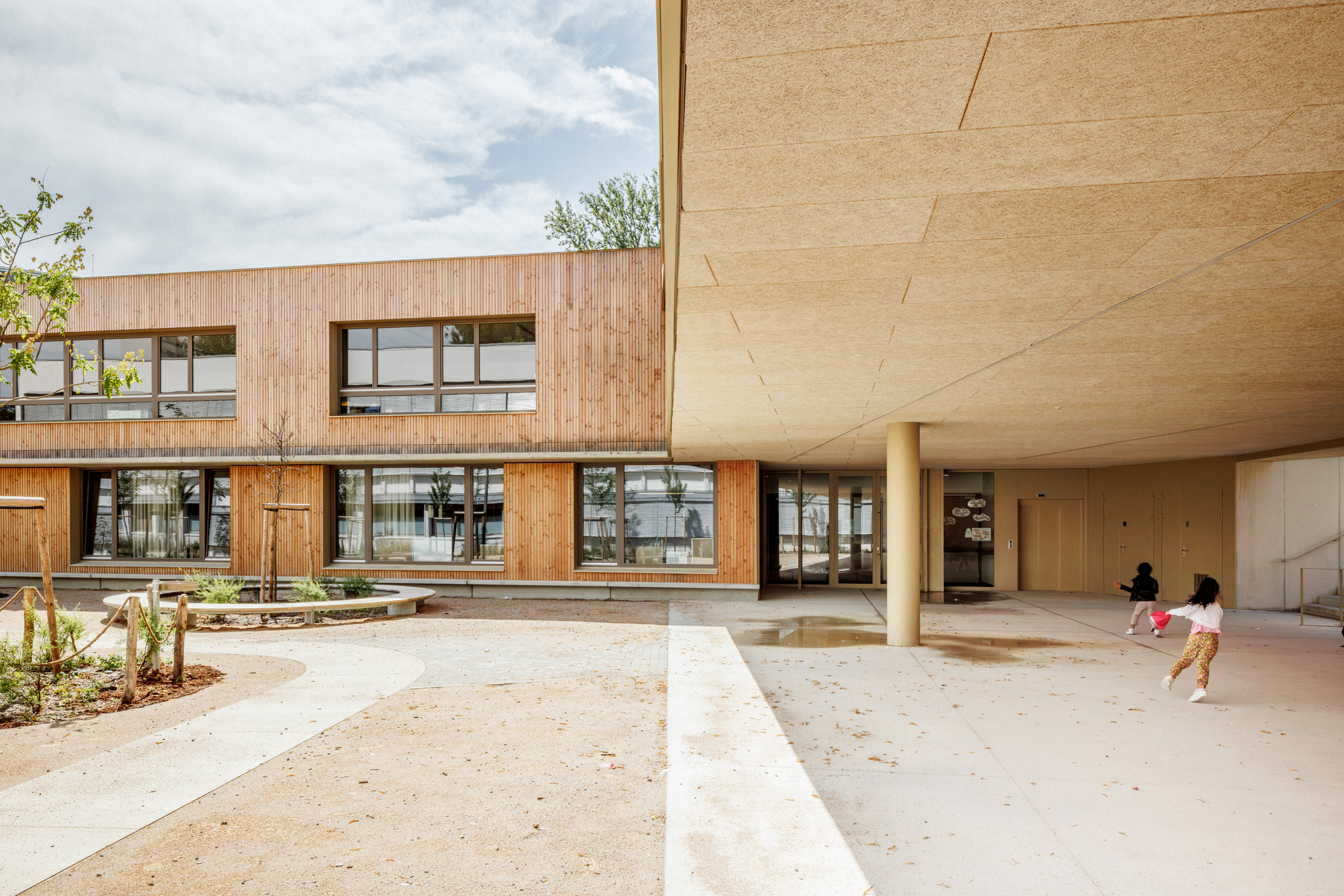 Photo - DWPA_GS_CLAIRE_ROMAN_HD-5